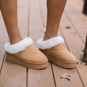 Never worn Slippers tan